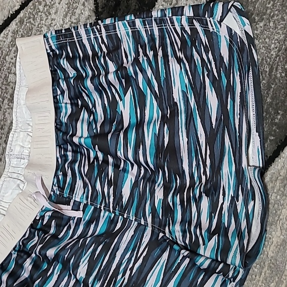 UNDER ARMOUR LOOSE HEATGEAR LOGO ATHLETIC SHORTS - Picture 3 of 10